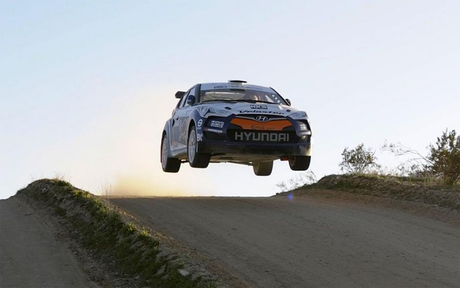  Hyundai Veloster Rally Car 2012 года  (фото 2 из 3)
